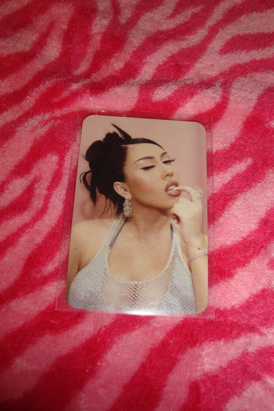 kali uchis labios mordidos