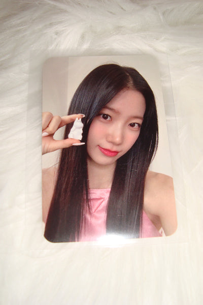 le sserafim kazuha & moomin