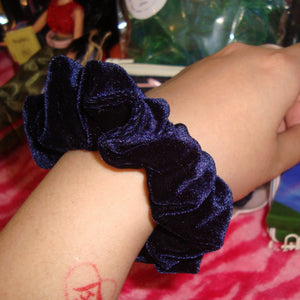 mini perfect blue scrunchie