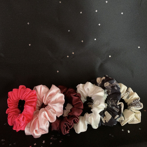 mini sakura scrunchie