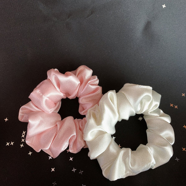 mini sakura scrunchie