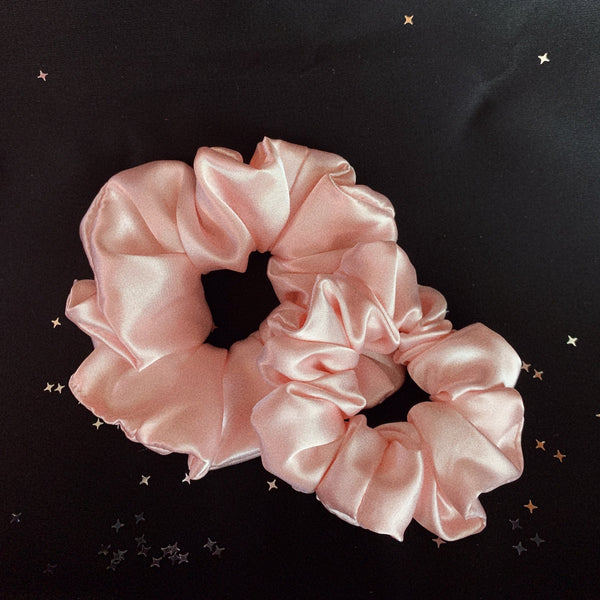 mini sakura scrunchie